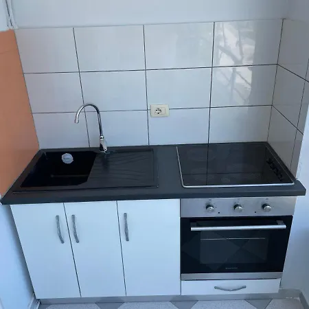 Vlorida Apartment *