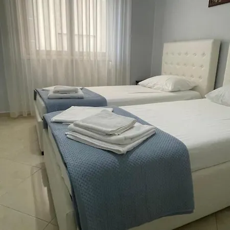 Vlorida Apartman *